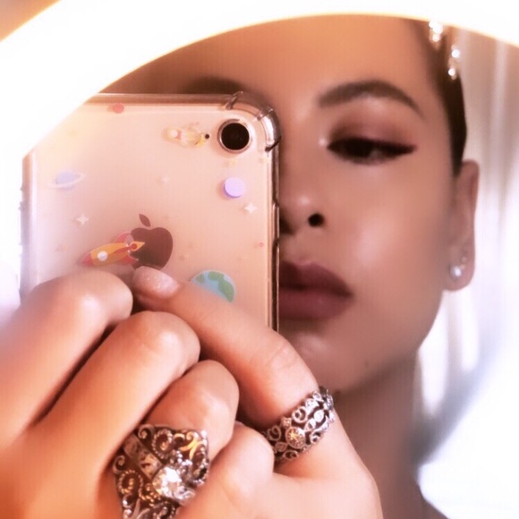 Meet your Posher, Ashley - Picture 2 of 8